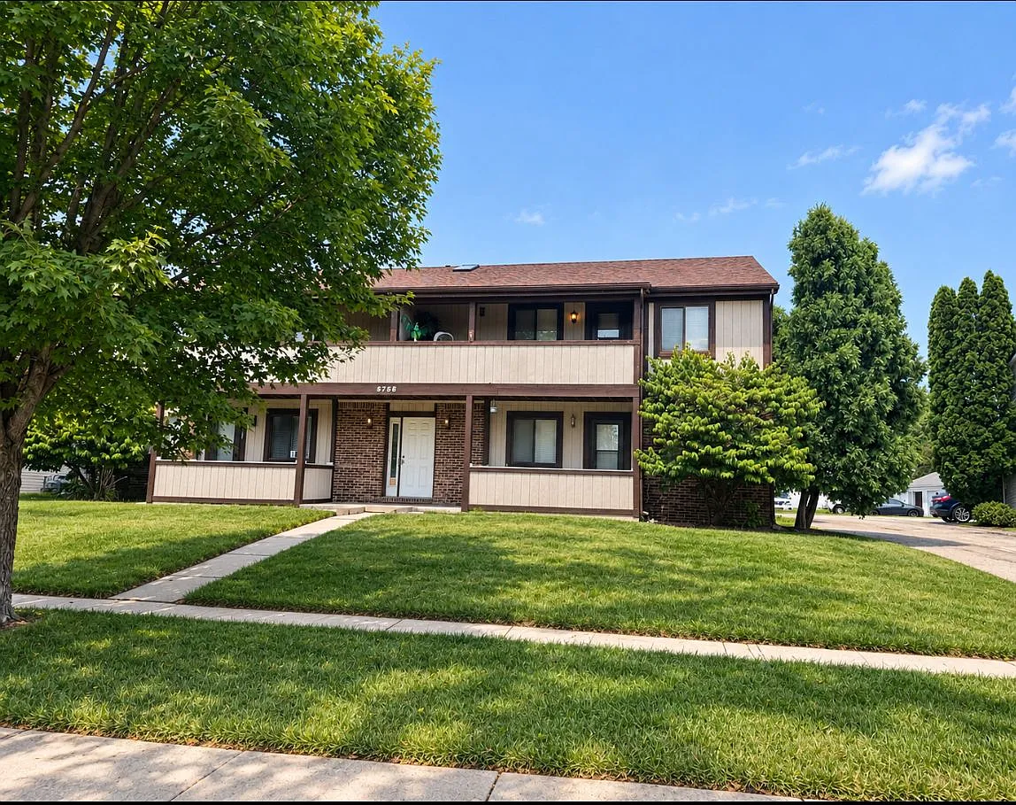 Maumee Schools | Completely Remodeled 2BR | Covered Parking + Dedicated Laundry — Photo 2