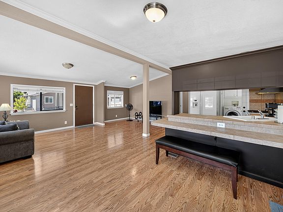 5th image of 3486 Hiatt Dr