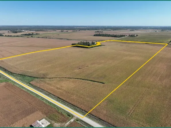 Young Rd, Palo, IA 52324