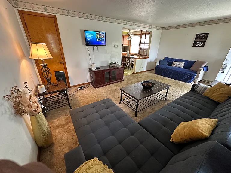 2907 Edison Ave — Photo 1