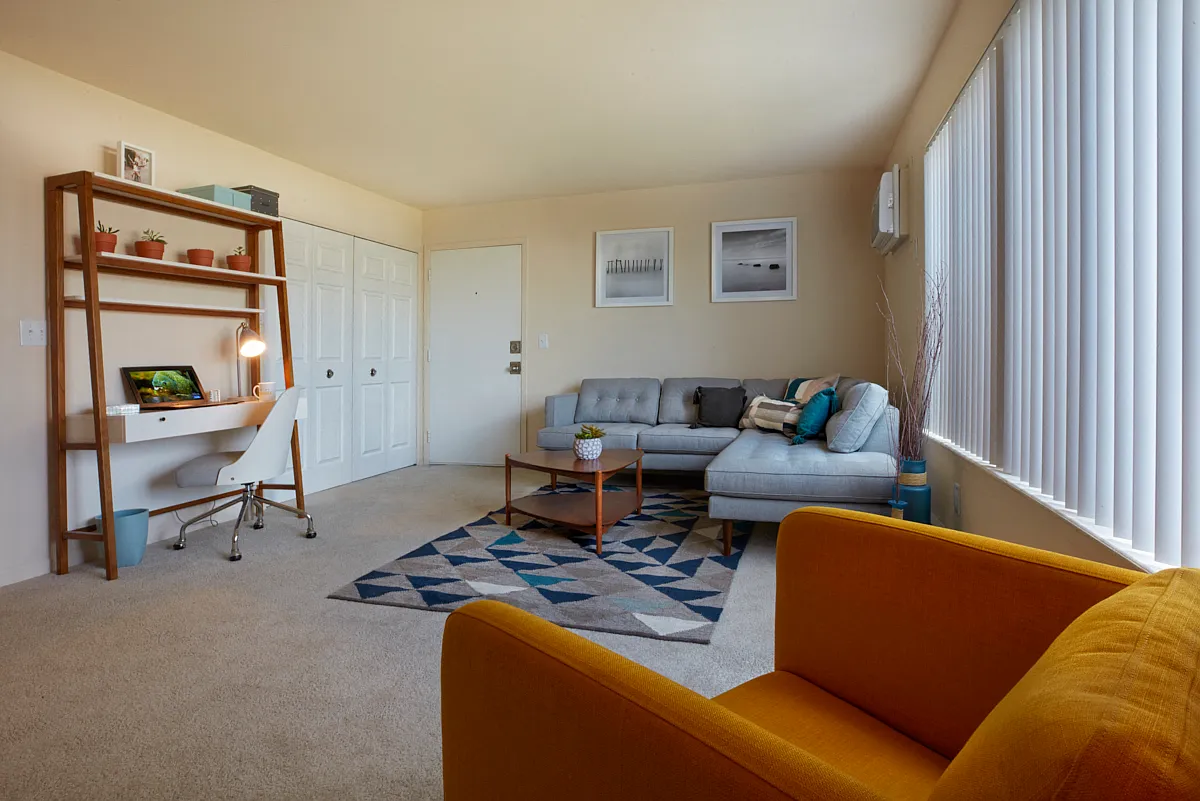Lexington Village — Photo 1
