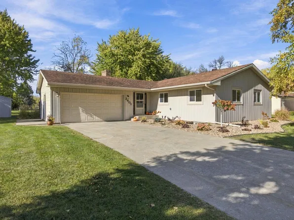 2601 Fairway Dr, Moorhead, MN 56560