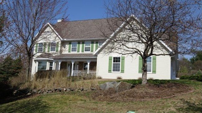 1st image of 4015 Crestwood Dr