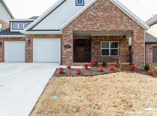 4217 N Harbor Isle, Fayetteville, AR 72703