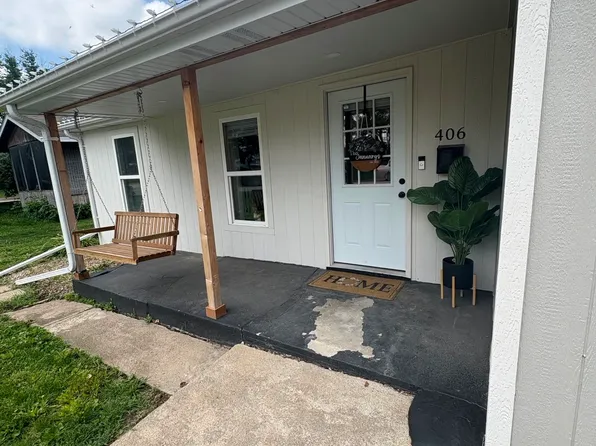 406 N 7th St, Winterset, IA 50273