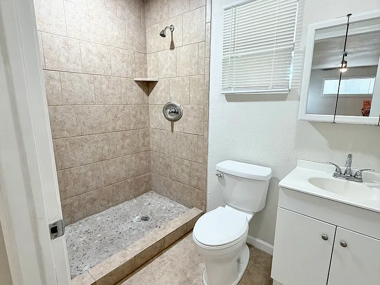 526 E Palfrey St — Photo 11