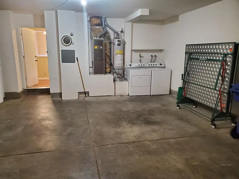284 Crown Cir — Photo 14
