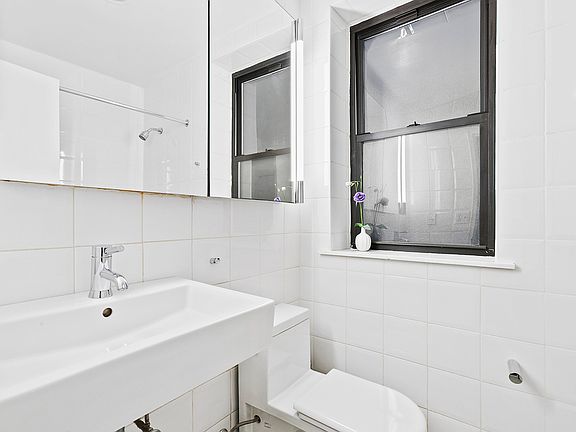 4th image of 429 W 24th St APT 2B