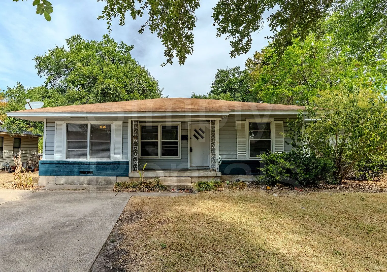 1406 Glendale - Greenville — Photo 3