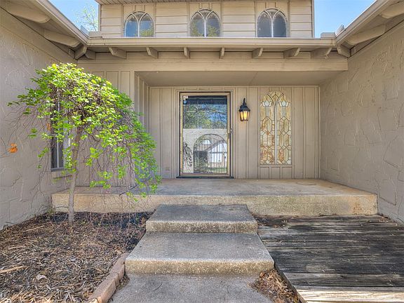 3rd image of 6212 Lansbrook Ln