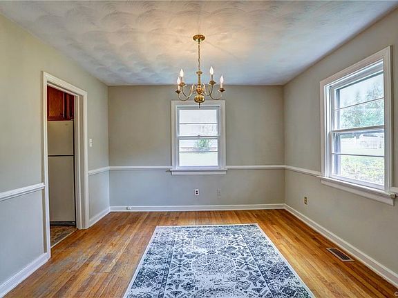 5th image of 2308 Norman Ave