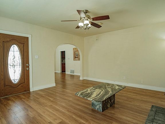 3rd image of 579 Madera Ave
