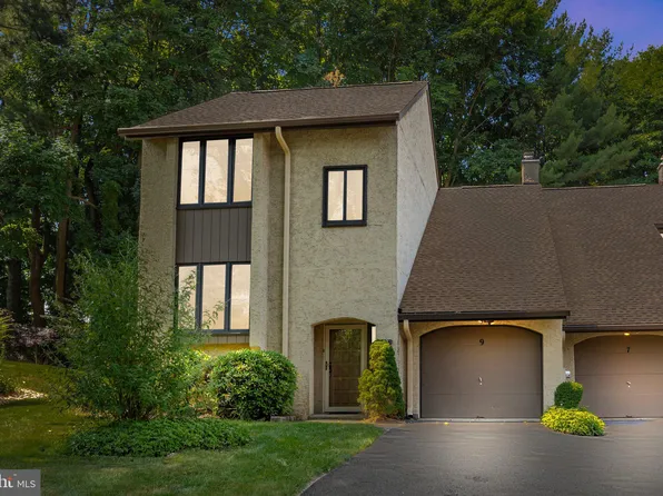 9 Golf Club Dr, Langhorne, PA 19047