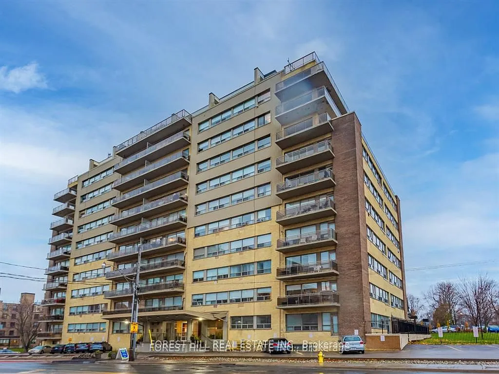 Building Photo - 2500 Bathurst St #306