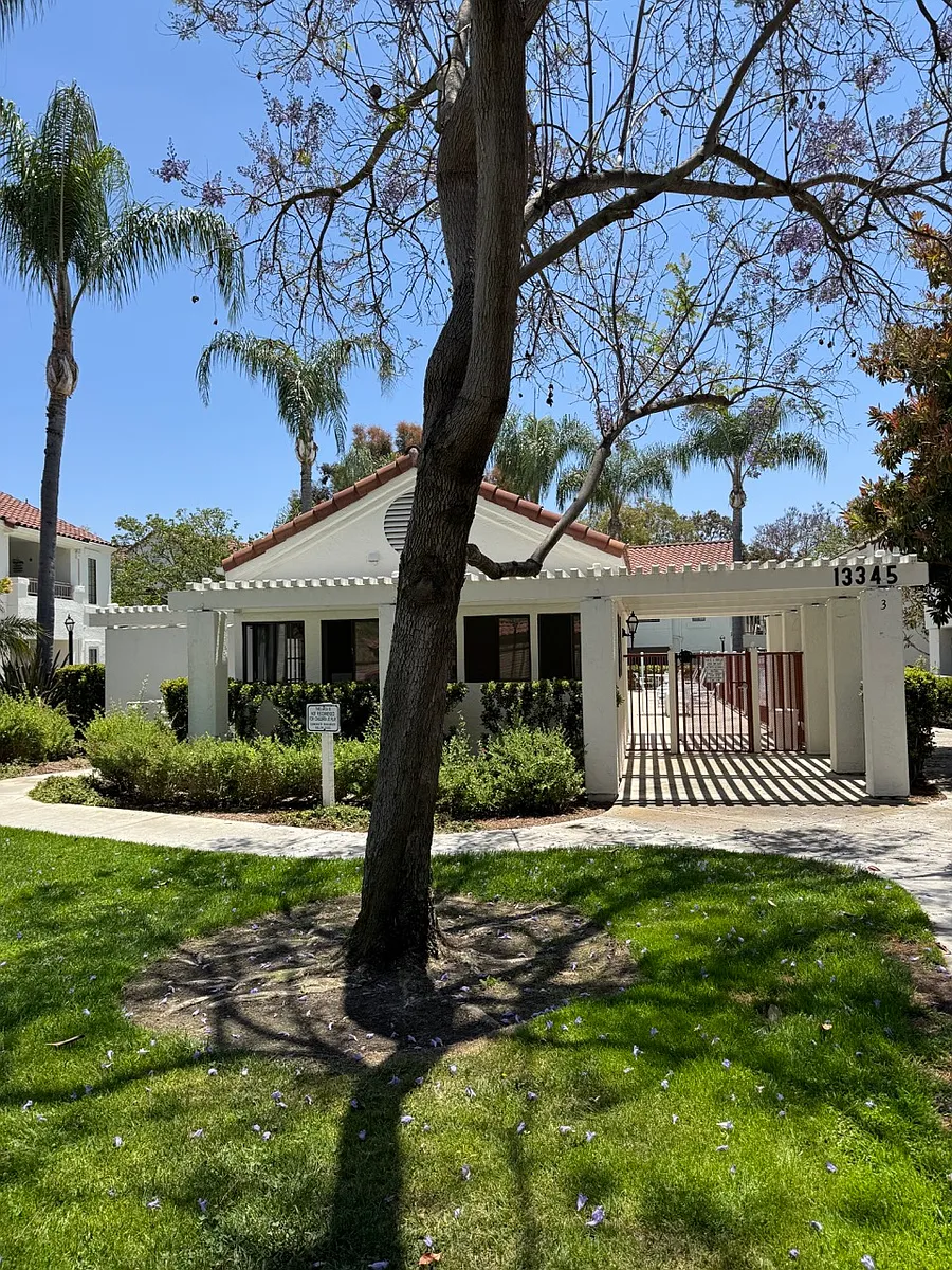 Photo 2 of 18 - 13342 Caminito Ciera #55 - San Diego, CA Building Photo - 13342 Caminito Ciera #55