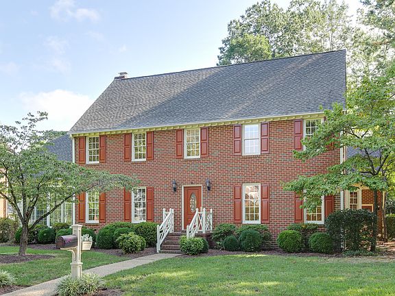 3rd image of 2 Riverwood Cir