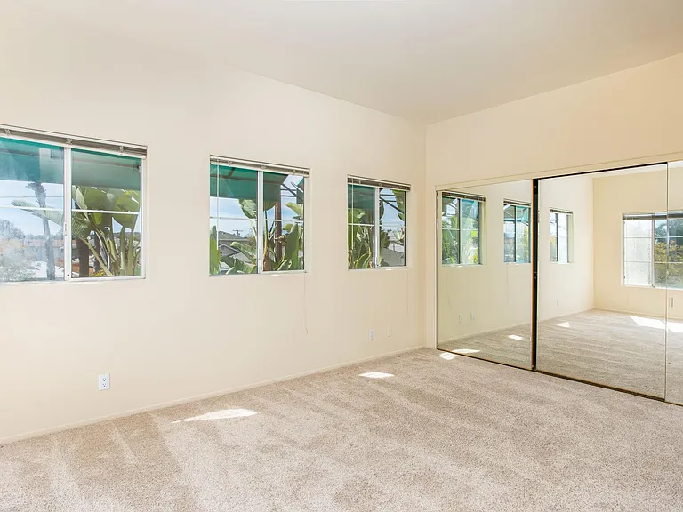 2432 De La Vina St #A — Photo 12