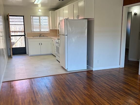 3rd image of 1245 Peach St Unit B