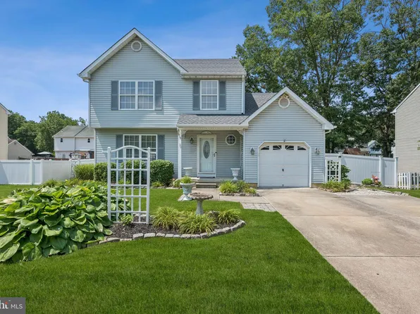 59 Country Club Rd, Pine Hill, NJ 08021