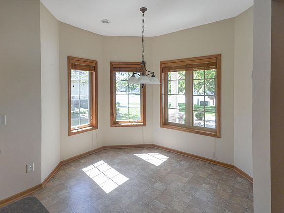5th image of 12577 Fenway Ave N