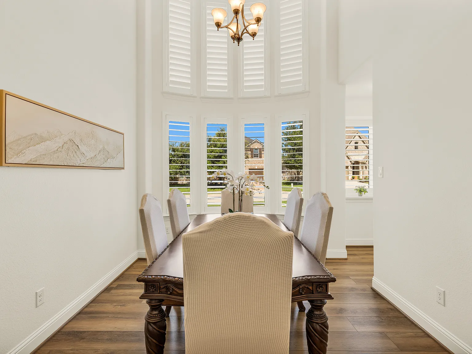 5 bed, 3352 sqft, $4,000 — Photo 4