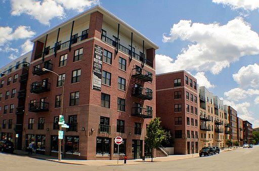 1st image of 132 N Jefferson St APT 553