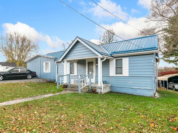 675 Harless St, Christiansburg, VA 24073