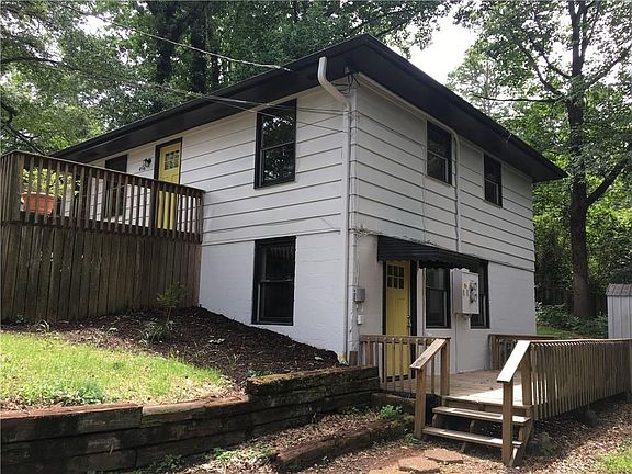 2nd image of 496 Clubhouse Dr