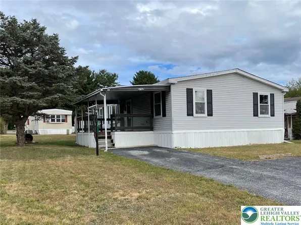 38 Derose St, Walnutport, PA 18088