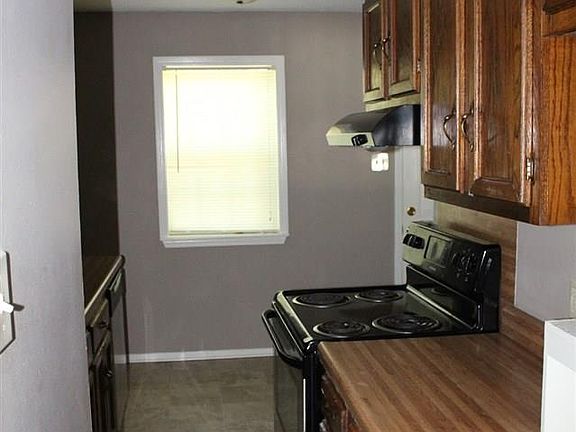 5th image of 28 Greenhaven Pl