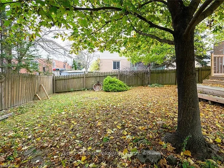 8 Buss Ct — Photo 42