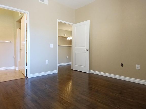 5th image of 2615 W Gary Ave Unit 1006