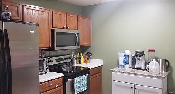 4th image of 8241 Kings Creek Dr