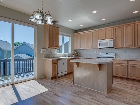 5th image of 3422 SE Northwood Way
