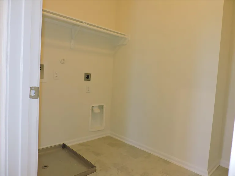 1122 Epworth Ct — Photo 28