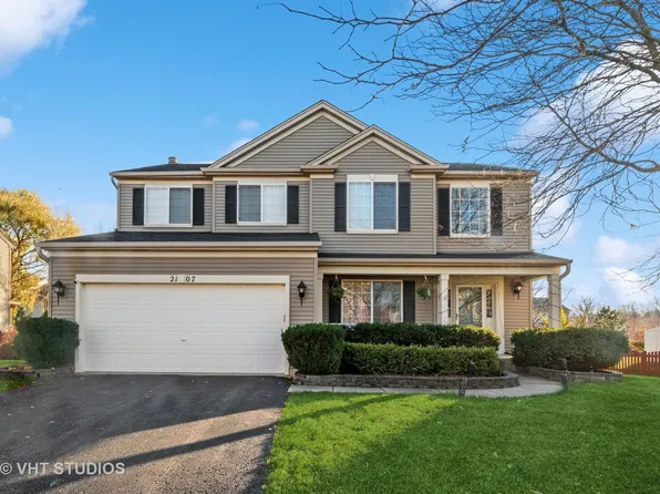 2107 Grand Pointe Trl, Aurora, IL 60503