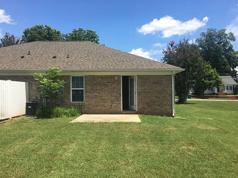 712 E Catawba St #B — Photo 18