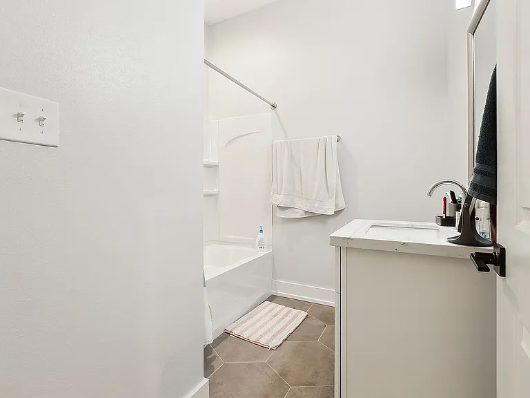 1809 Hillary St #2A — Photo 5