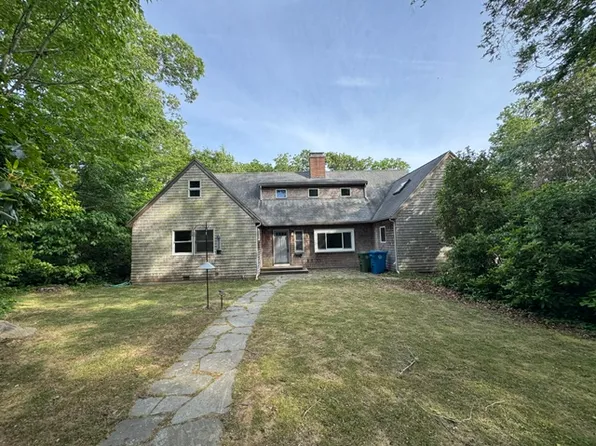 1 Fern Ln, Falmouth, MA 02543