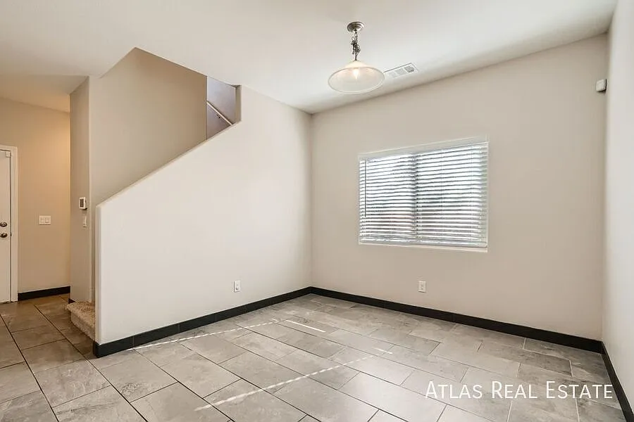 Beautiful Corner Lot Home! 3 Beds with Tile Flooring and Granite Counter Tops! — Photo 3