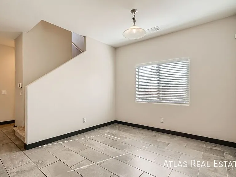 10601 Derby Peak Ln — Photo 3