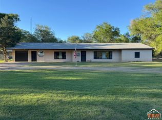 106 E Manchester Ave, Coolidge, KS 67836