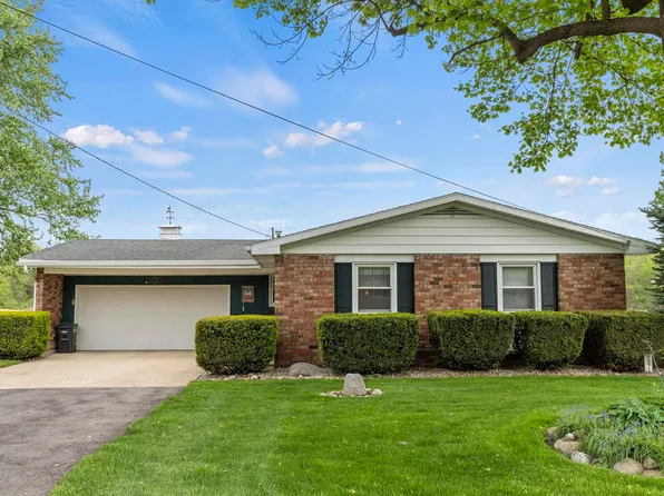 1505 N Terrace Hills Rd, Kendallville, IN 46755