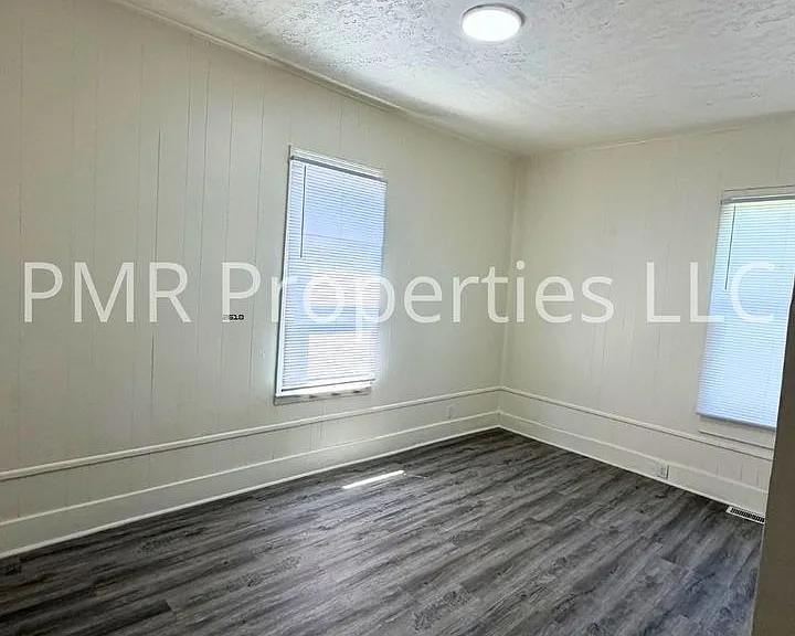 1805 Mitchell Ave — Photo 3