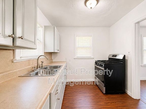 3rd image of 1709 N Page Ave