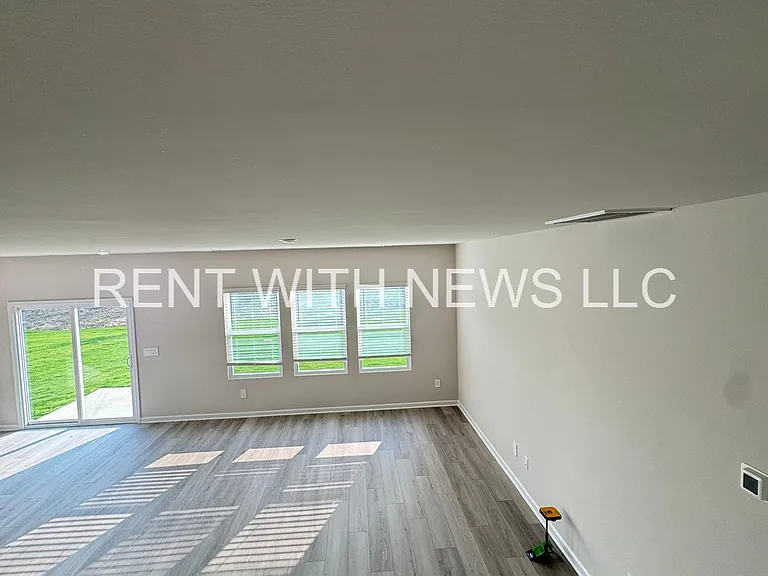 649 White Birch Ln — Photo 16
