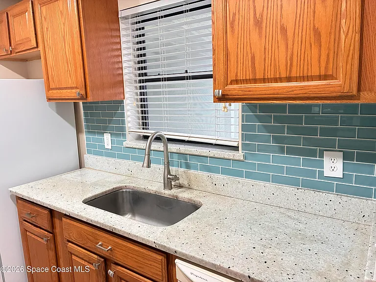 1010 Bianca Dr NE — Photo 4