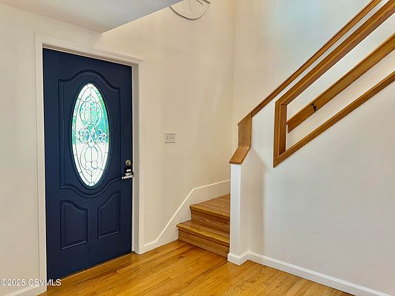 3rd image of 341 N Oak St