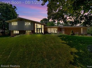 2564 Charel Ct, West Bloomfield, MI 48324