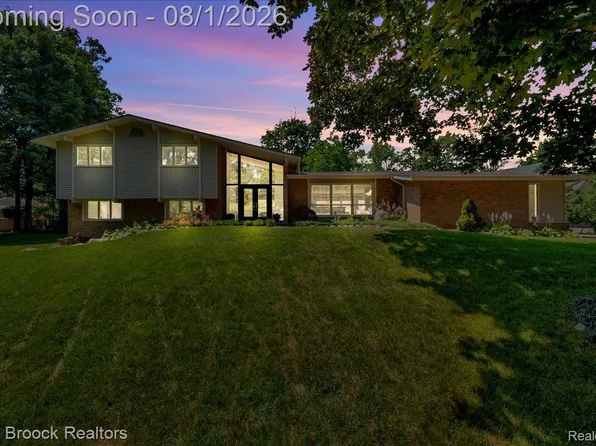 2564 Charel Ct, West Bloomfield, MI 48324